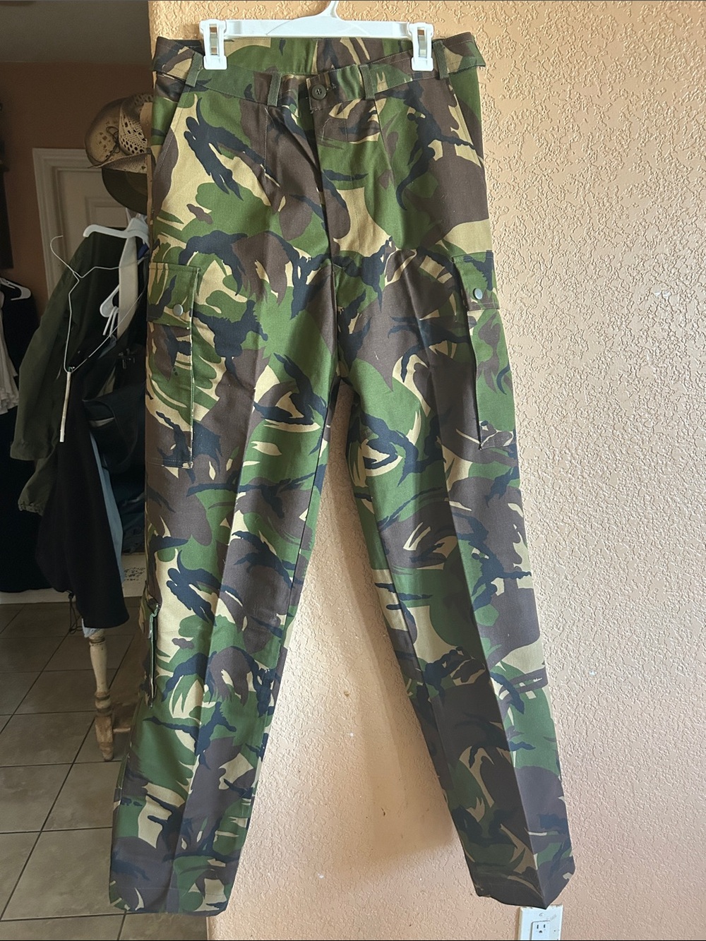 Men's Camouflage Cargo Pants - Green Camo